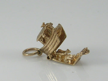 Vintage 3D 9ct Gold Noah's Ark Charm
