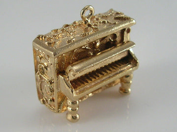 Vintage 3D Large Size 9ct Gold Movable Upright Piano Charm. H/MK 1968