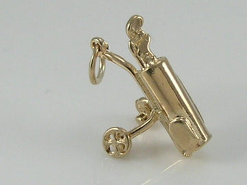 3D 9ct Gold Movable Golf Trolley & Clubs Charm Pendant H/MK