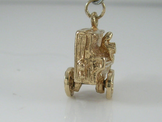 Vintage 3D 9ct Gold Organ Grinder & Monkey Charm. Movable