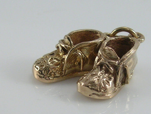 Vintage 3D 9ct Gold Baby Boots Shoes Charm Pendant H/MK 1967