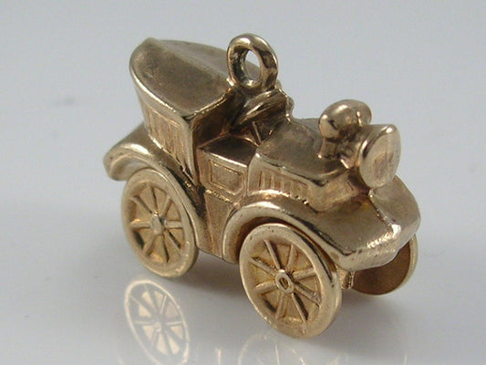 Vintage 3D 9ct Gold Olde Vintage Car Charm Pendant  H/MK 1968 Movable Wheels