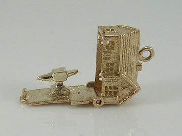 Vintage 3D 9ct Gold Smithy Blacksmith Shop Opens Anvil Charm H/MK 1970