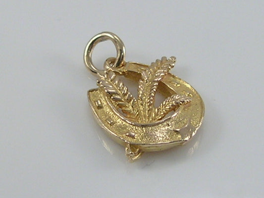Vintage 3D 9ct Gold Lucky Horseshoe & Lucky Heather Charm Pendant  H/MK 1965