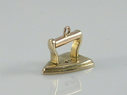 Vintage 3D 9ct Gold Laundry Iron charm