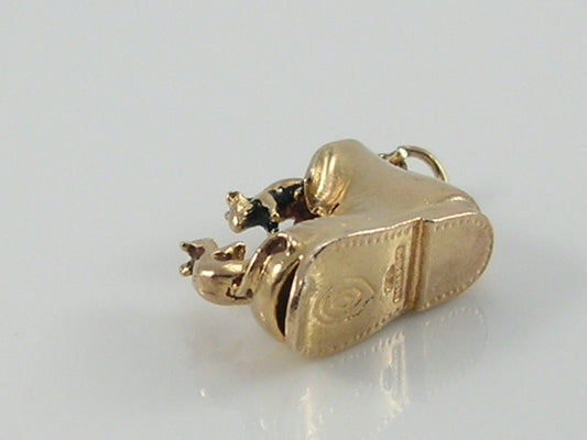 Vintage 3D 9ct Gold Mice in Boot Charm H/MK 1972   RP
