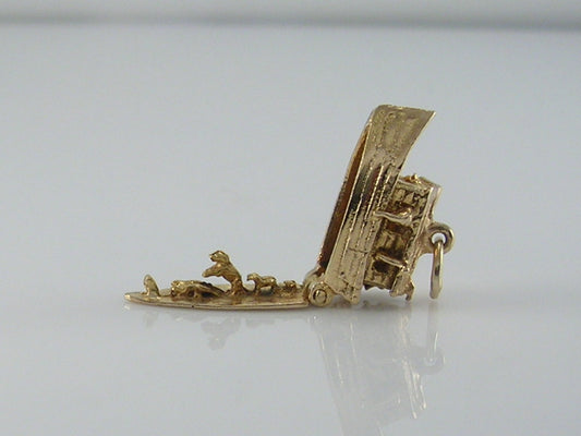 Vintage 3D 9ct Gold Noah's Ark Charm. H/MK 1964