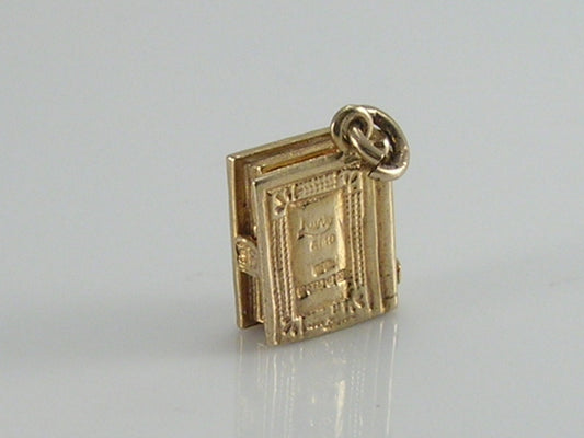Vintage 3D 9ct Gold Nuvo Holy Bible Charm Pendant. H/MK 1972  Lords Prayer