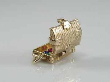 Vintage 3D 9ct Gold Nuvo Treasure Chest Charm   H/MK 1962    RP