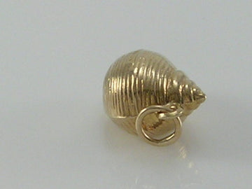 Vintage 3D 9ct Gold Periwinkle Conch Shell Charm Pendant   H/MK 1981