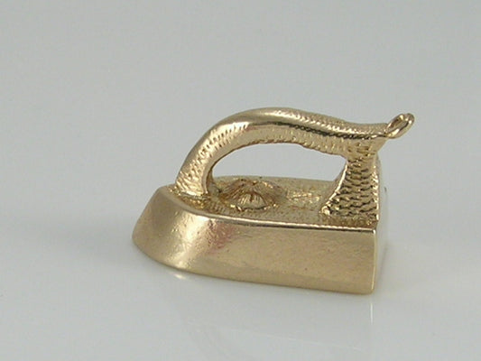 Vintage 3D 9ct Gold Laundry Iron charm. H/MK 1960    FM