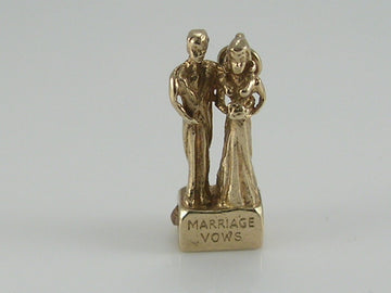 Vintage 3D 9ct Gold Stanhope Wedding Marriage Vows & Text Vows Charm H/MK 1966