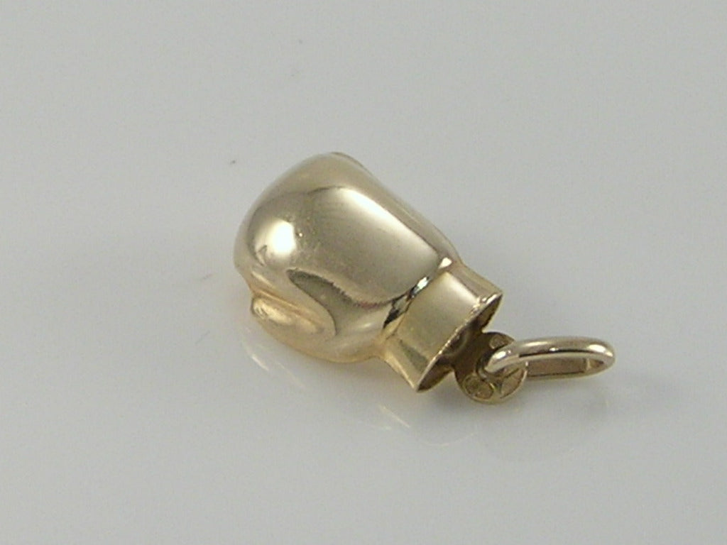Vintage 3D 9ct Gold UnoAerre Boxing Gove Pendant  H/MK 1979