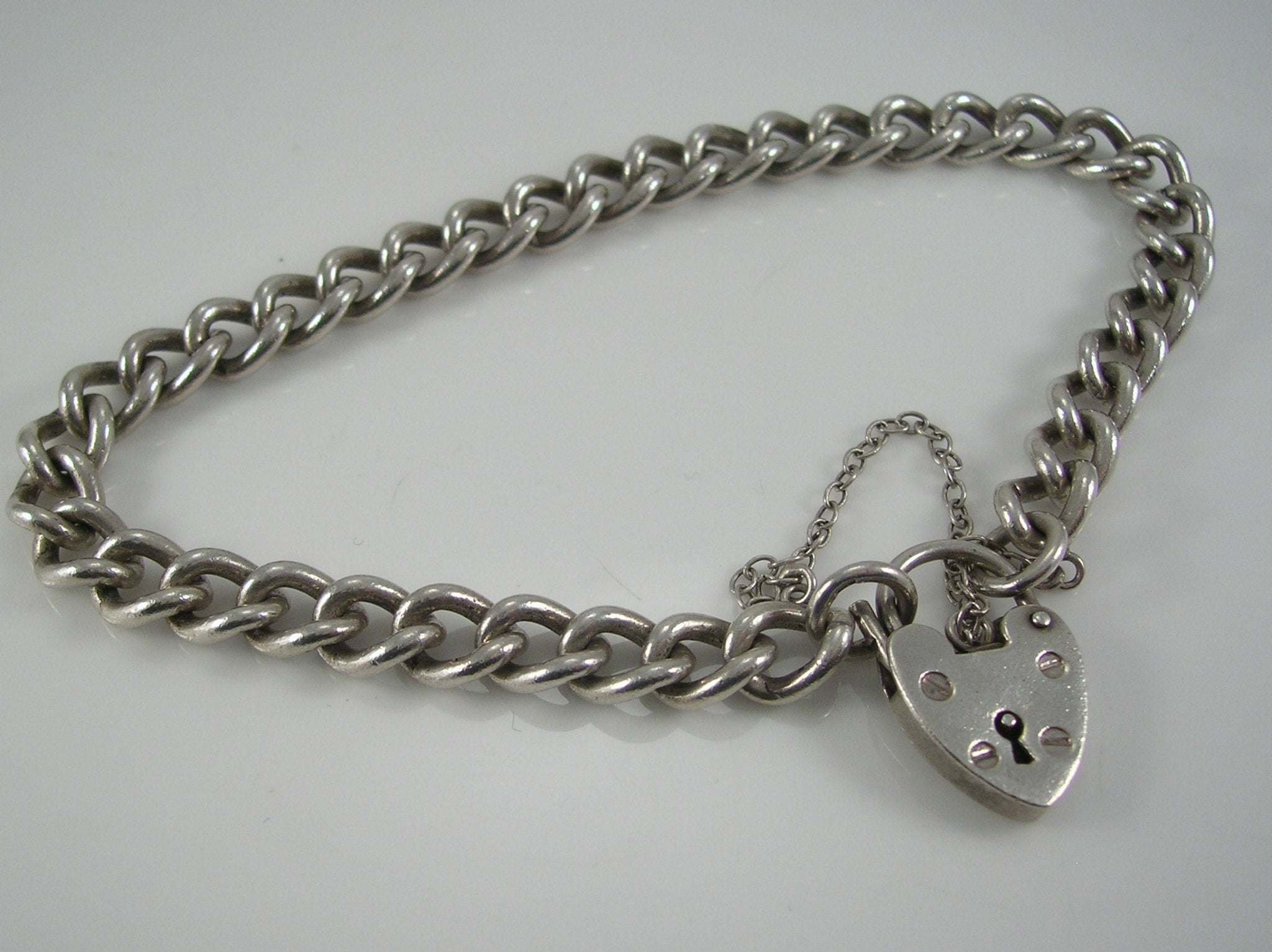 Vintage Sterling Silver Curb Link Padlock Bracelet. 18.7g H/MK 1973  RP