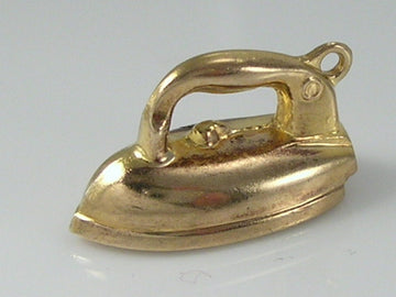 Vintage 3D 9ct Gold Laundry Iron charm. H/MK 1969  RP