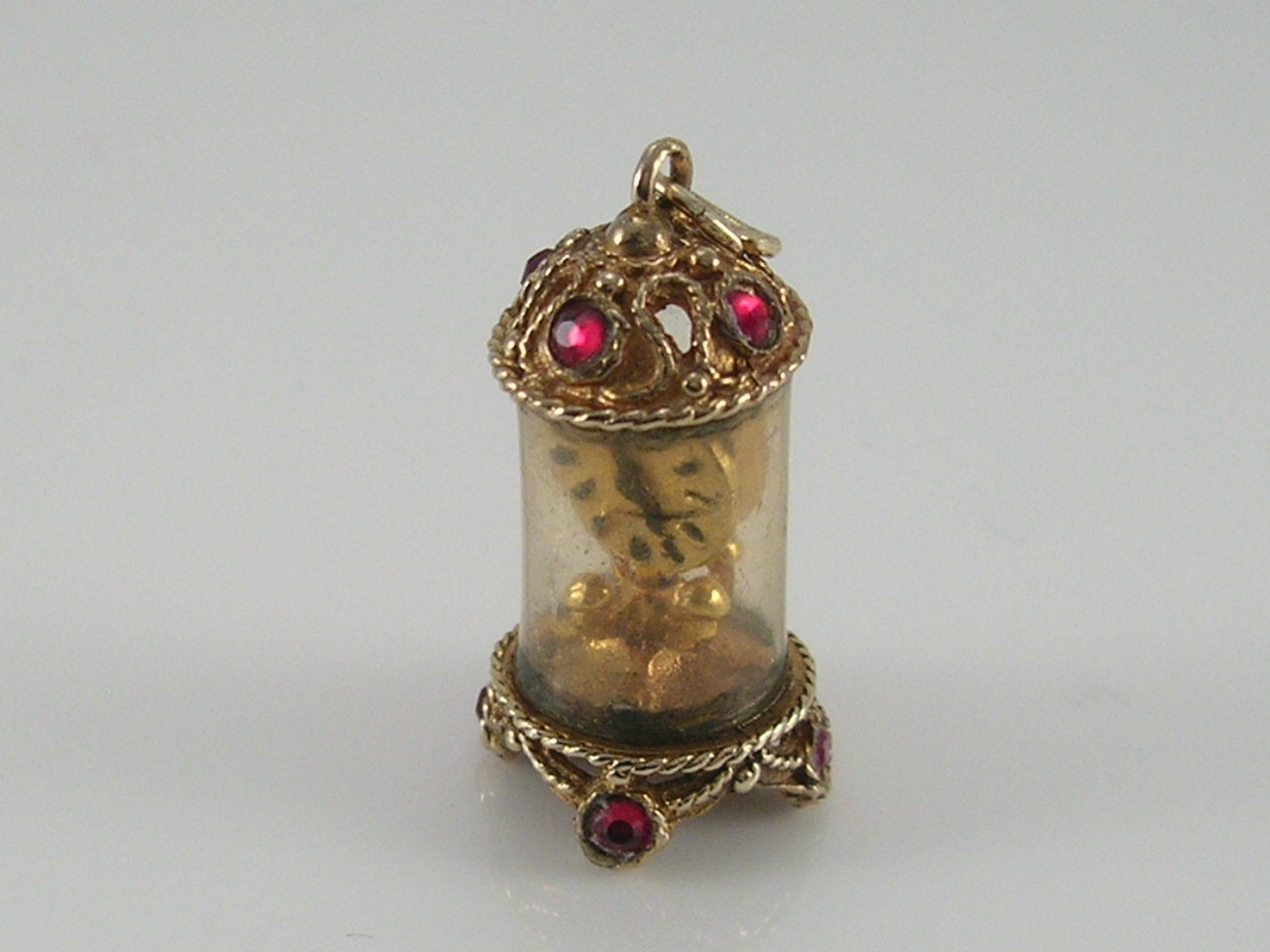 Vintage  9ct Gold Nuvo Carriage Mantle Clock Charm.
