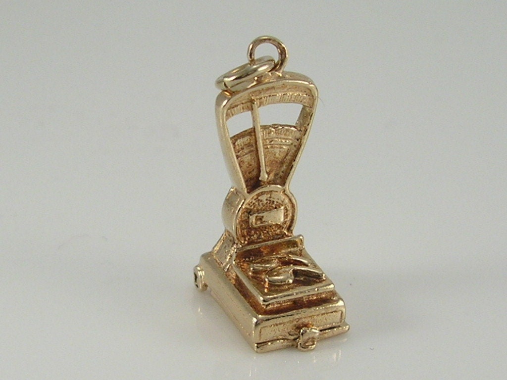 Vintage 3D 9ct Gold Butchers Scales Charm. H/MK 1973