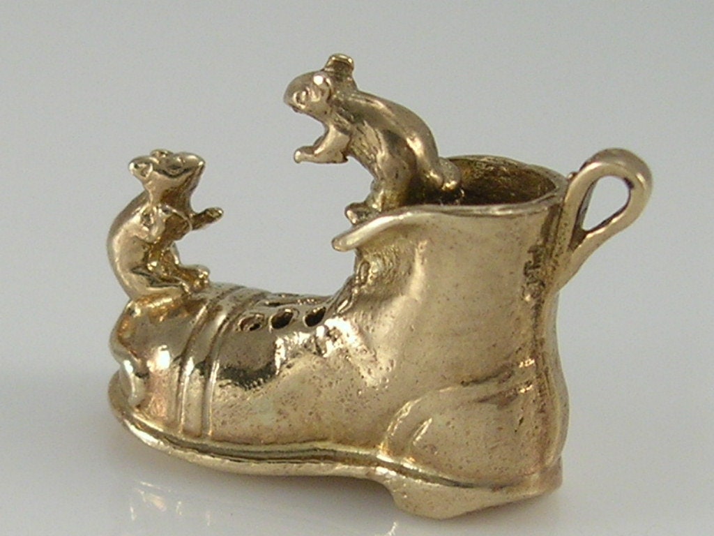 Vintage 3D 9ct Gold Mice in Boot Charm H/MK 1972