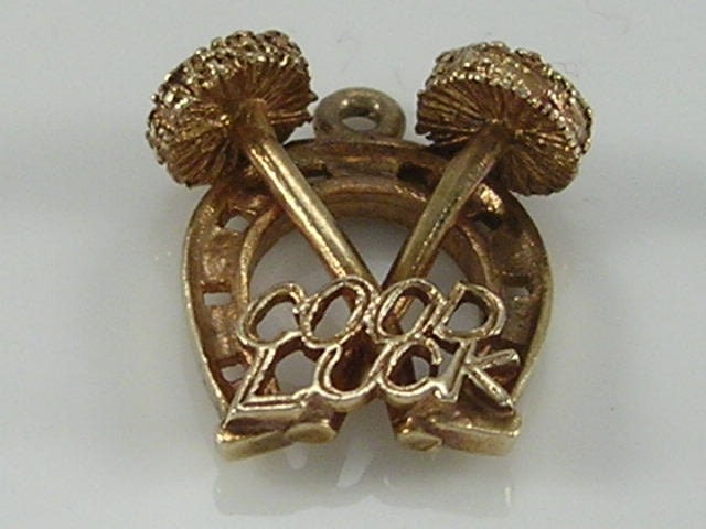 Vintage 9ct Gold Good Luck Horseshoe Chimney Sweep Brushes  Wedding Charm   H/MK 1966