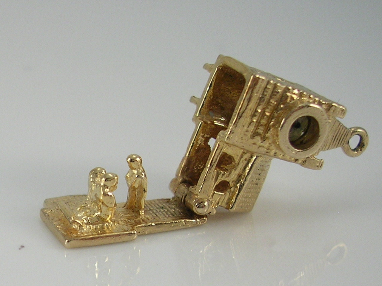 Vintage 3D 9ct Gold Stanhope Church Charm Pendant H/MK 1977
