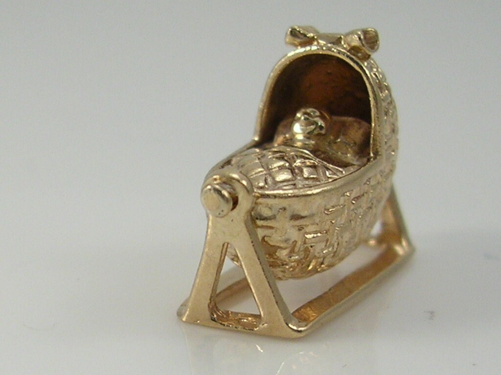 Vintage 3D 9ct Gold Movable Baby In Basket Crib Charm H/MK