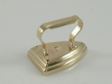 Vintage 3D 9ct Gold Laundry Iron charm. H/MK 1969