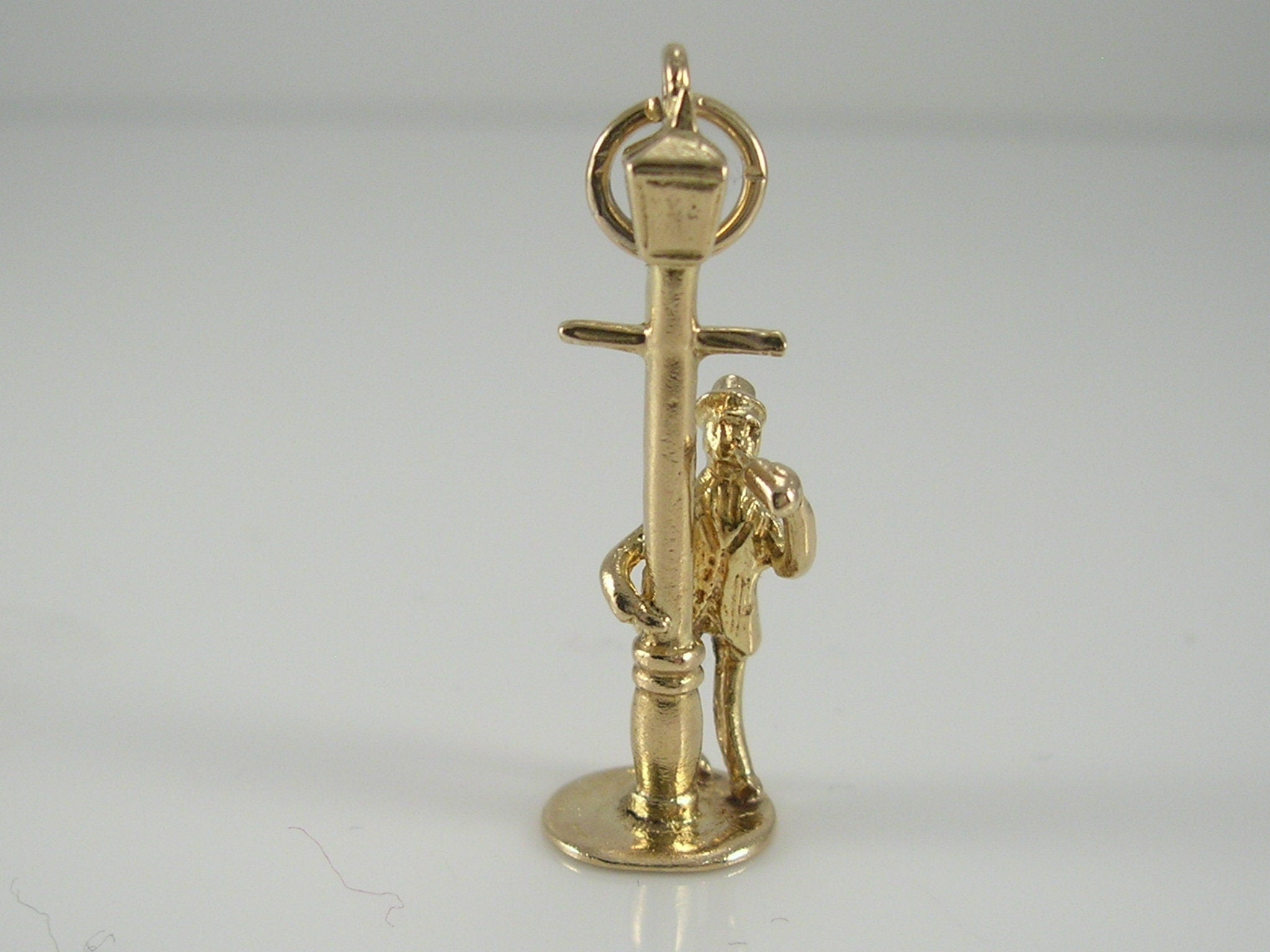 Vintage 3D 9ct Gold Drunk Holding Lamp Post Charm Pendant  H/MK 1963