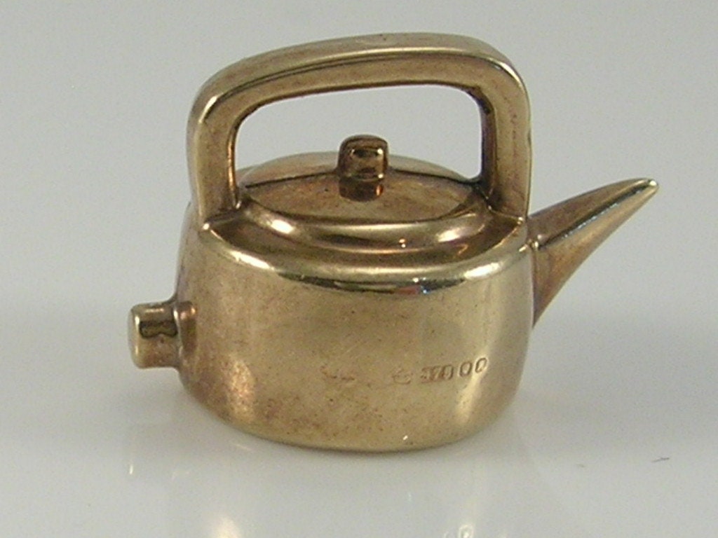 Vintage 3D 9ct Gold Kettle Charm.  H/MK 1970