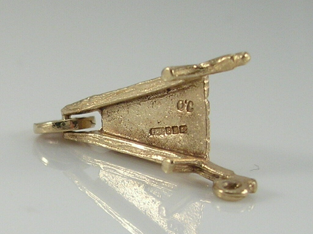 Vintage 9ct Gold Movable Wheel Barrow Charm