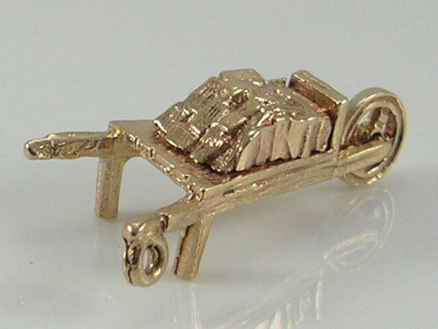 Vintage 9ct Gold Movable Wheel Barrow Charm