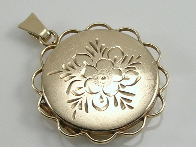 Vintage 9ct gold Etched Locket Pendant H/MK 1978