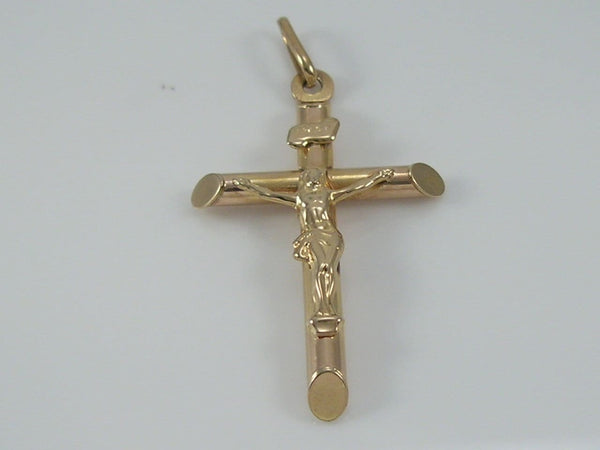 Vintage UnoAErre 9ct Gold Crucifix Cross pendant