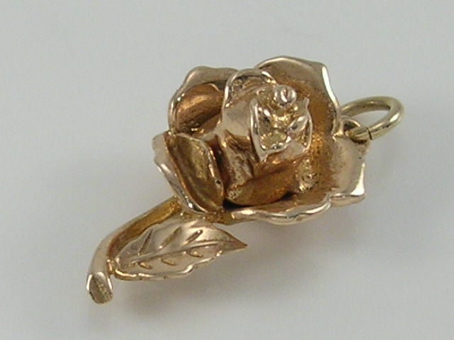 Vintage 3D 9ct Gold Nuvo Rose Flower & Bumble Bee Charm Pendant  H/MK   RP