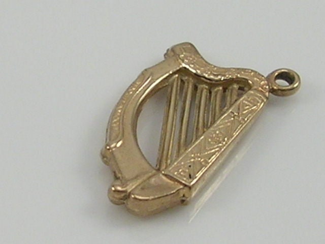 Vintage 3D 9ct Gold Harp Charm Pendant H/MK 1979