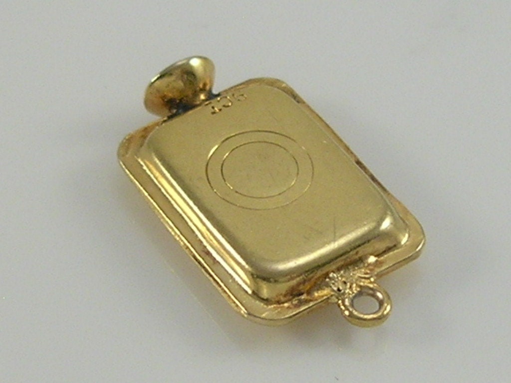 Vintage 3D 9ct Gold Whisky Flask Charm Pendant