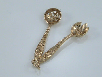 Vintage 3D 9ct Gold Ornate Grape Vine Design Salad Server Set Charm Pendant  H/MK 1963