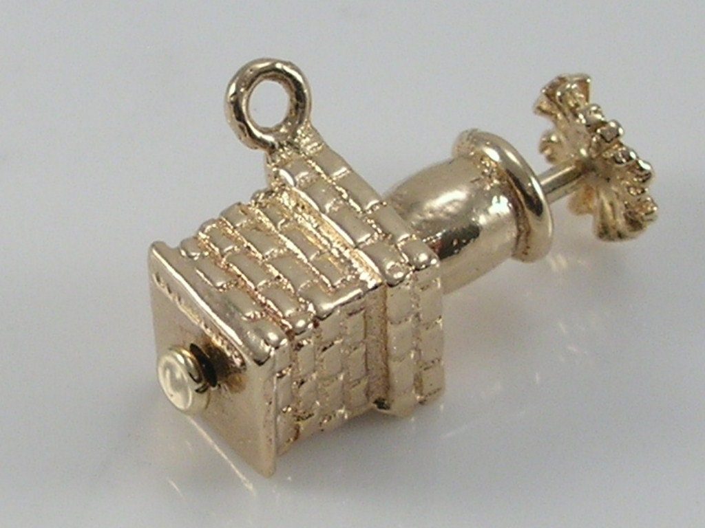 Vintage 9ct Gold Chimney & Movable Sweep Brush Charm Pendant   H/MK 1968