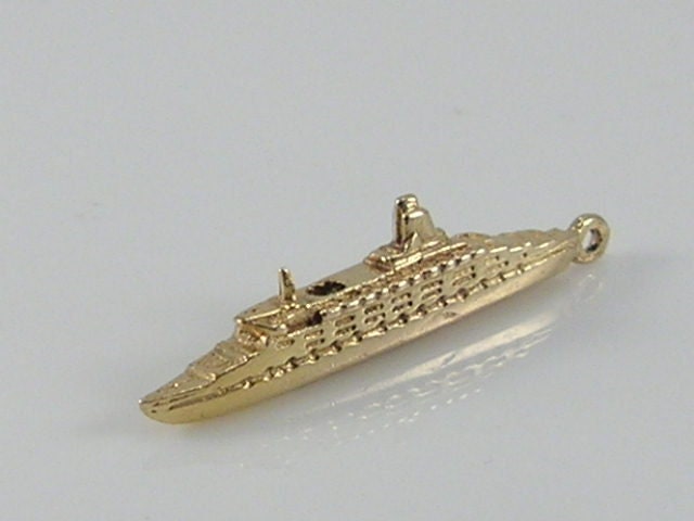 Vintage 3D 9ct Gold Queen Elizabeth II Cruise Liner Ship Charm Pendant H/MK 1972