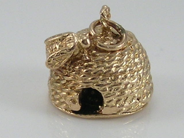 Vintage 3D 9ct Gold Your My Honey Bee Hive Your My Honey Charm H/MK 1958