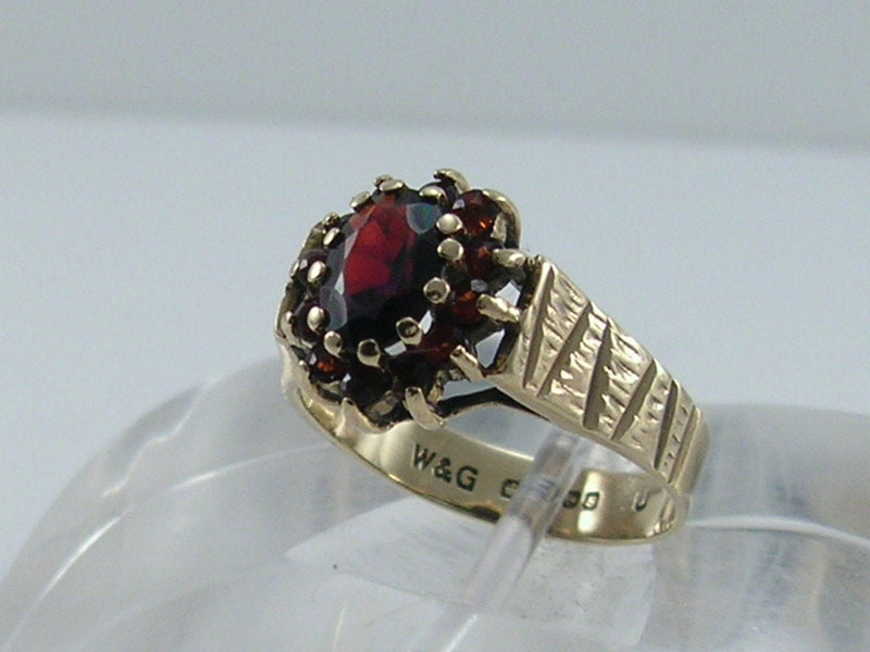 Vintage 9ct Gold Garnet Cluster Ring  H/MK 1976