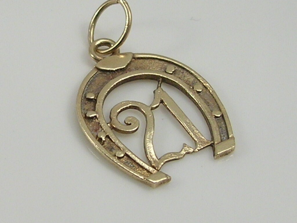 Vintage 9ct Gold 21 Lucky Horseshoe Charm Pendant H/MK 1977
