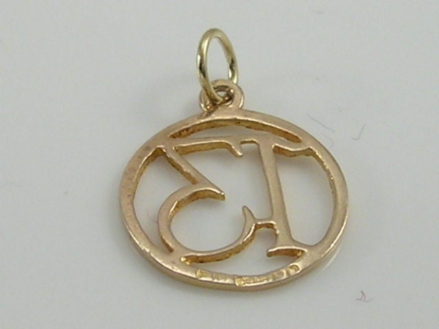 Vintage 3D 9ct Gold Lucky 13 Charm Pendant. H/MK FM