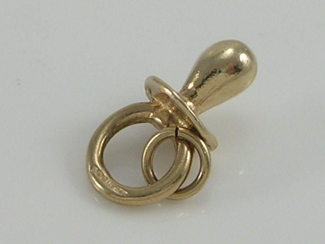 Vintage 3D 9ct Gold Baby Dummy/Pacifier Charm H/MK   2.3g
