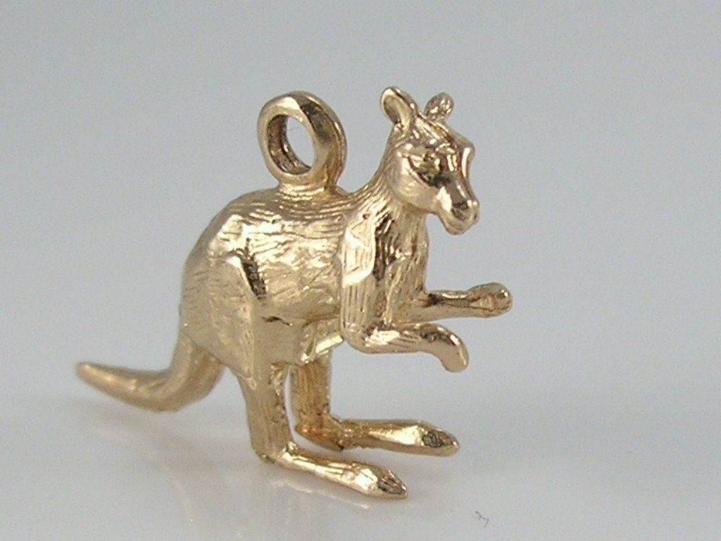 Vintage 3D 9ct Gold Kangaroo Charm