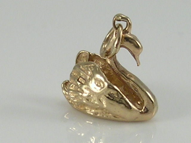 Vintage 3D 9ct Gold Swan Charm Pendant  H/MK