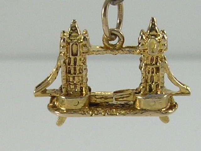 Vintage 3D 9ct Gold Movable Tower Bridge of London Charm Pendant H/MK 1958