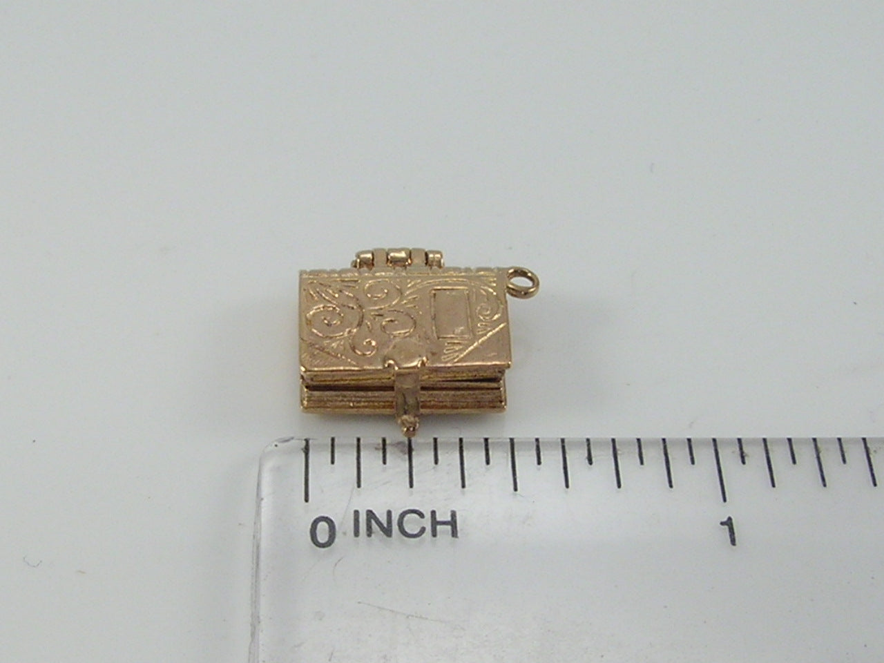 Vintage 9ct Gold Holy Bible Charm H/MK 1958 Matthew 22:39  Matthew 7:12