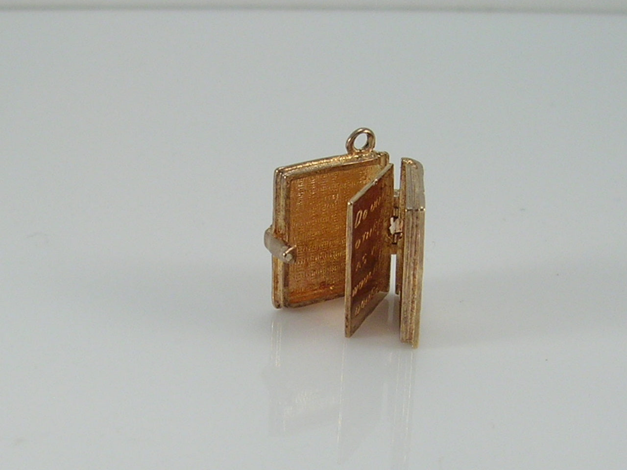 Vintage 9ct Gold Holy Bible Charm H/MK 1958 Matthew 22:39  Matthew 7:12