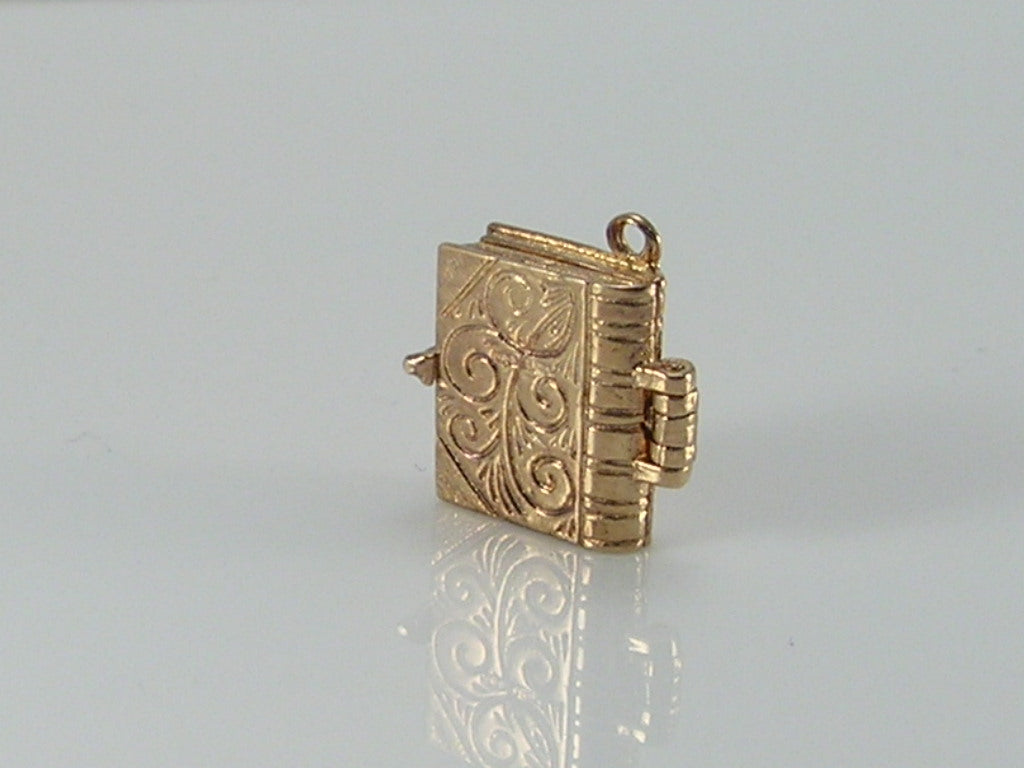 Vintage 9ct Gold Holy Bible Charm H/MK 1958 Matthew 22:39  Matthew 7:12