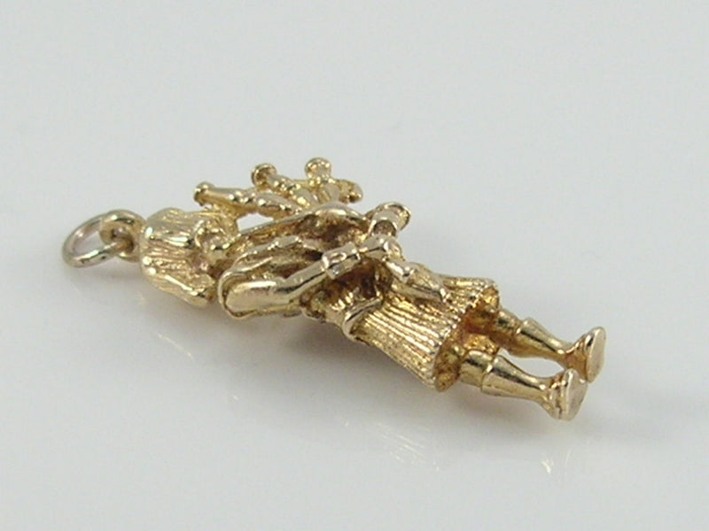 Vintage 3D 9ct Gold Scottish Bagpiper Charm Pendant  H/MK 1964 Edinburgh